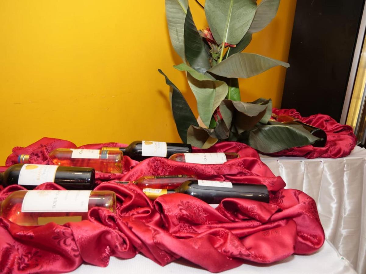 Marriot Metropolitan Hotel Douala Ngoại thất bức ảnh