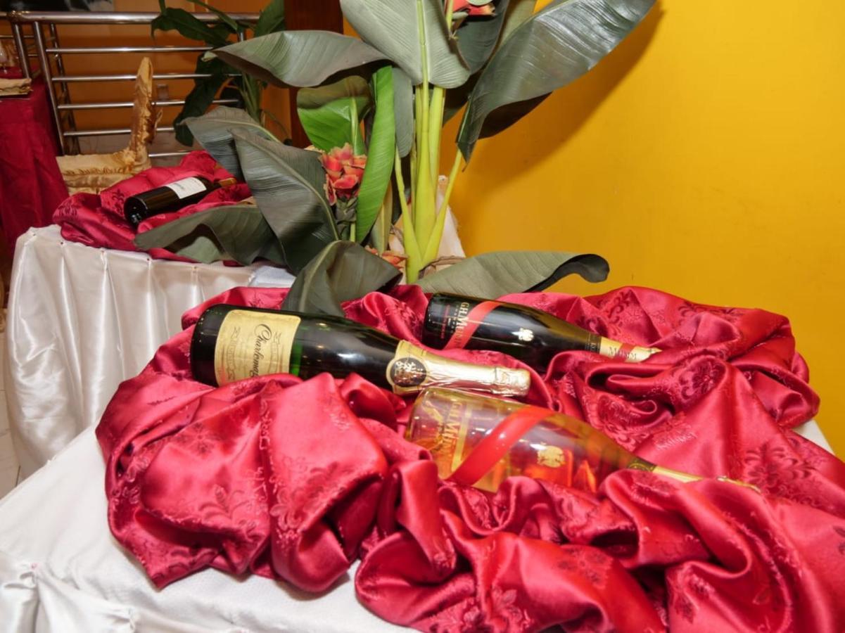 Marriot Metropolitan Hotel Douala Ngoại thất bức ảnh